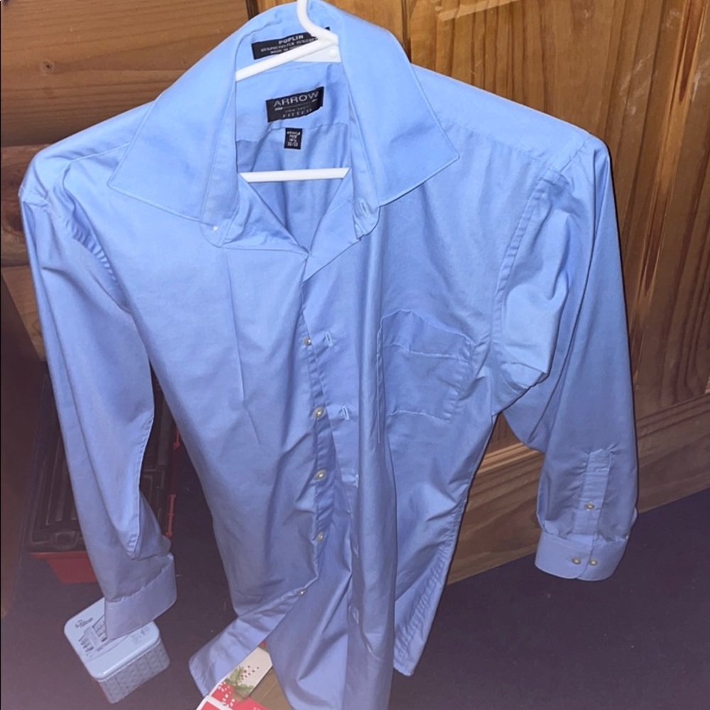 Men’s light blue dress shirt